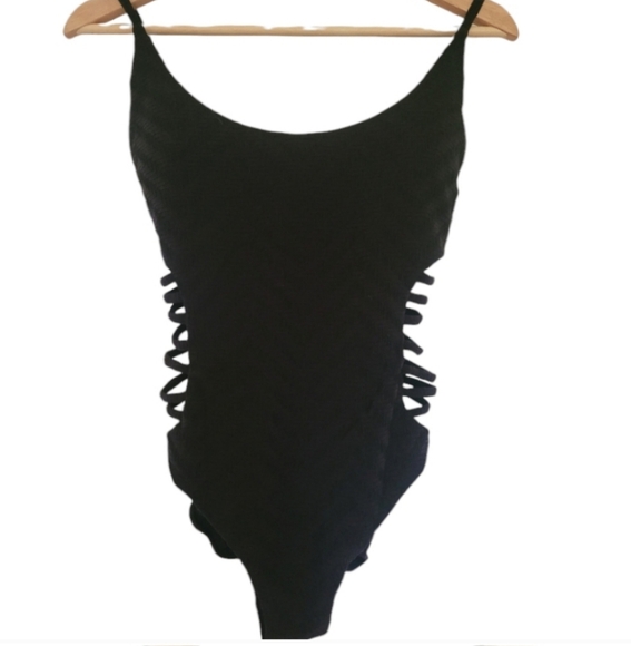Red Carter Twilight Cruz Black Cut-Out One Piece Swimsuit, Size S | Chevron - Picture 4 of 9